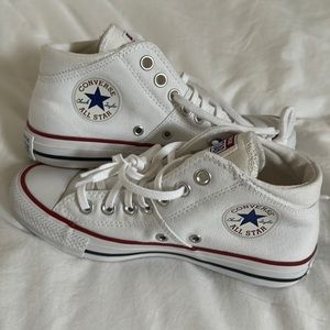 Converse Chuck Taylor Women’s Mid-Top Sneaker - Size 6